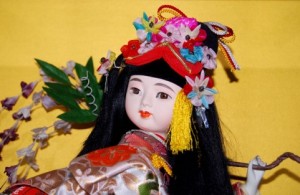 処分に悩む人形はお焚き上げや供養をしてくれる？